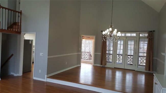 Photo - 3885 Waterford Dr