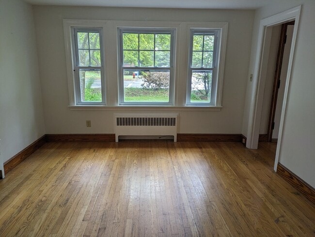 Photo - 87 Topsfield Rd