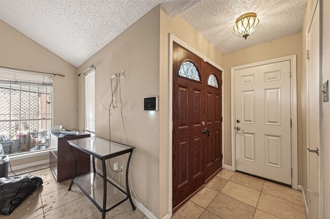 Photo - 11331 Oakcenter Dr