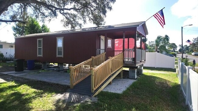 Building Photo - 2108 Roselawn Dr Rental