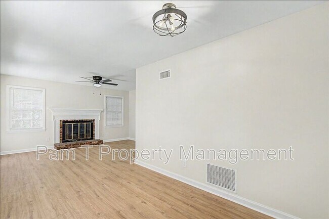 Photo - 102 Juniper Cir