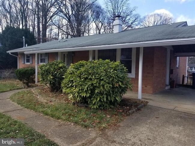 Photo - Bright Annandale Home with Screened Porch and Prime Access