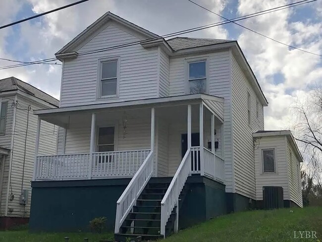 Building Photo - 1015 Cabell St Rental
