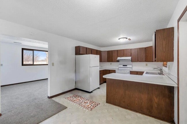Photo - 608-610-610 Martin Rd Unit 610
