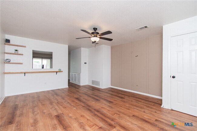 Photo - 1213 Fox Creek Dr