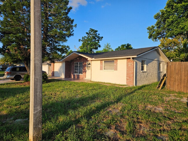 Building Photo - 11205 Meadow Dr Rental