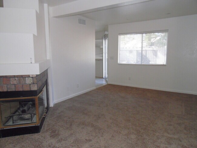 Photo - Desert Shores 3 bedroom with pool!