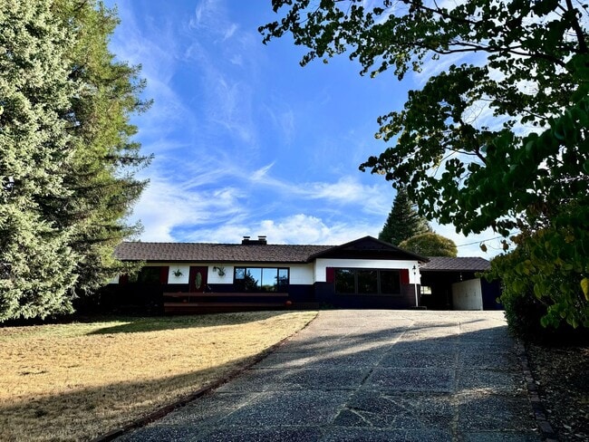 Building Photo - Gorgeous .5 acre lot in Auburn