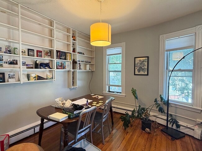Building Photo - 162 Hampshire St Unit 3
