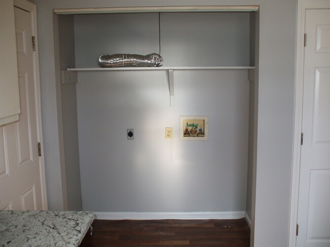 Photo - 816 W Town Ct