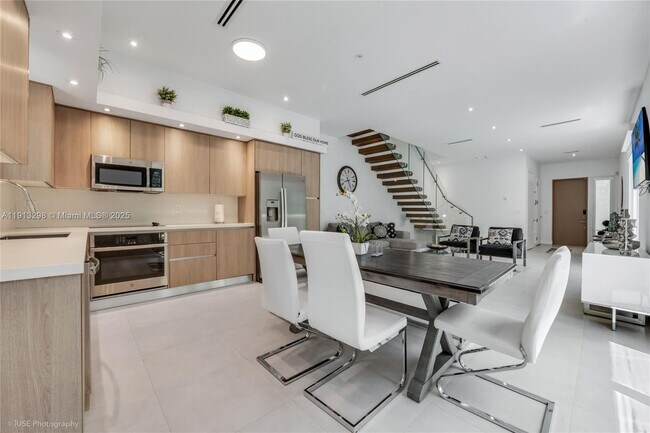 Photo - 2868 SW 33rd Ct