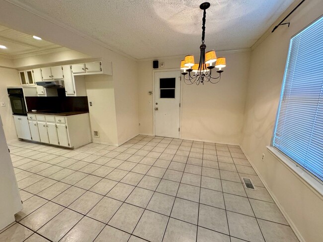 Photo - 3 bed 2 bath house with garage