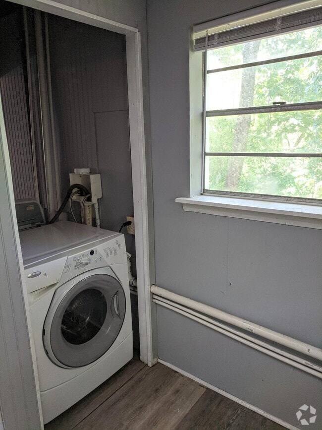 Building Photo - 1425 N Willow Ave Unit B Rental