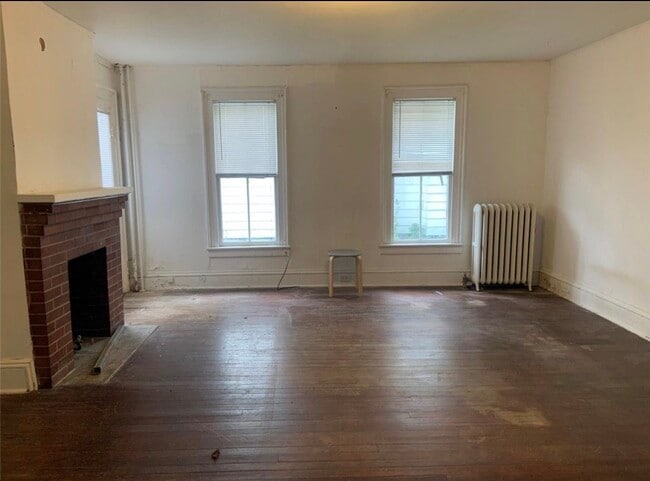 Photo - 97 Oak St Unit 1st floor front