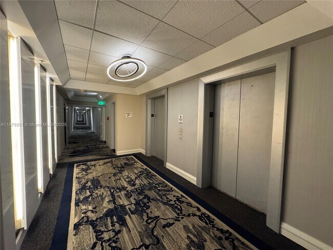 Photo - 5161 Collins Ave Unit 1717