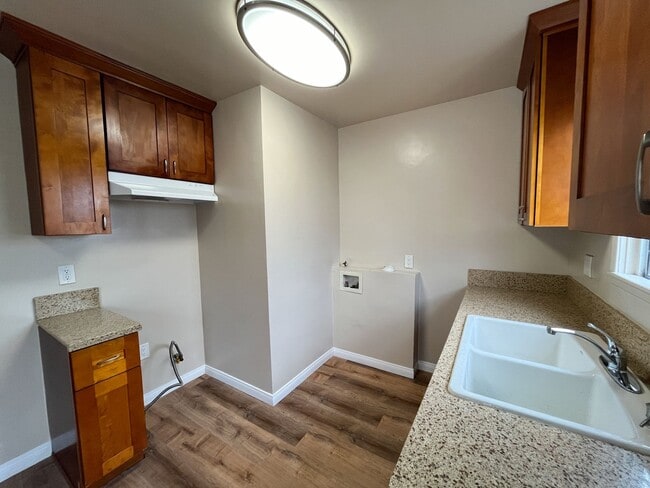 Photo - 1135 W 90th St