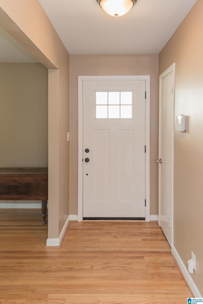 Photo - 615 Broadway St