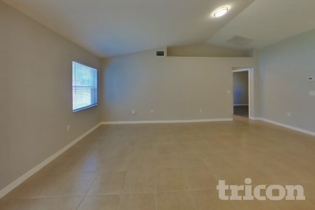 Photo - 4739 Acorn Dr