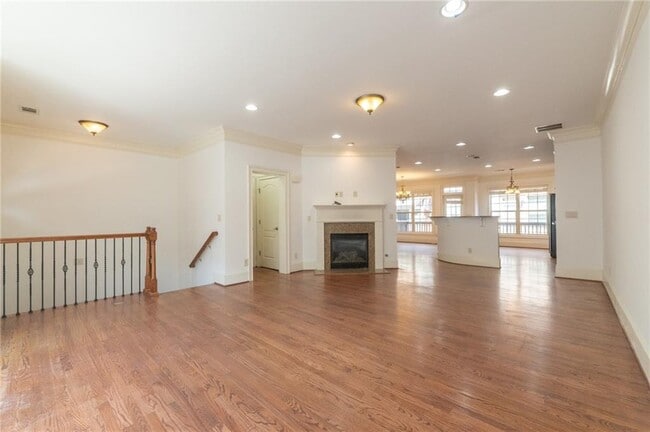 Photo - 2771 Durham Dr NE
