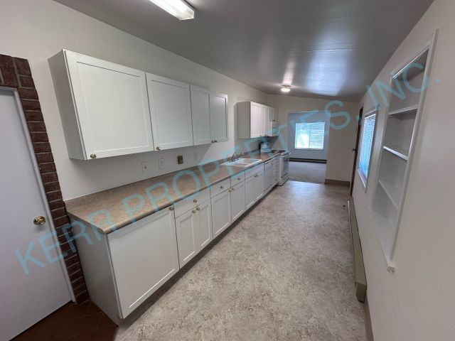 Photo - Charming 2-Bed Oasis with Spacious Comfort in Gresham!