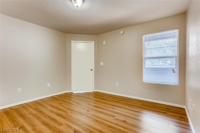 Building Photo - 555 E Silverado Ranch Blvd Unit 2012