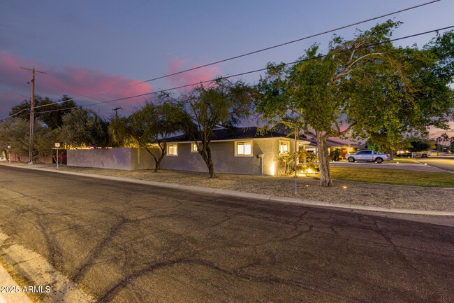 Photo - 1422 W Orange Dr