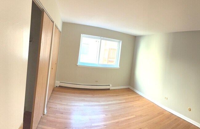 Photo - 5420 N Kenmore Ave