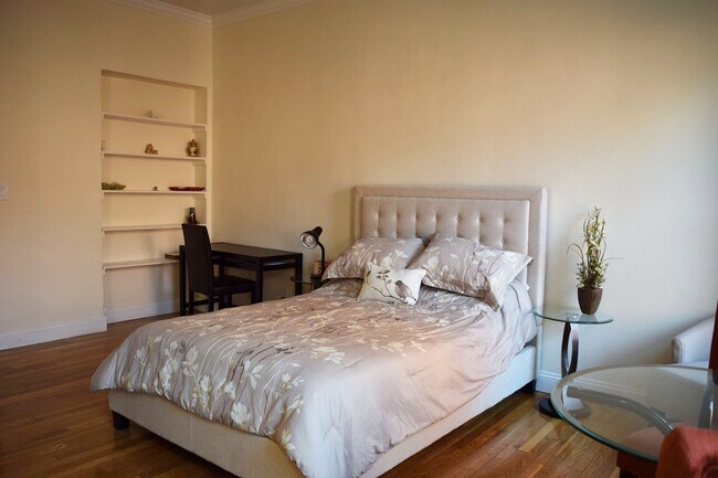 Photo - 30 E 95th St