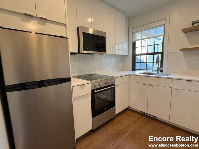 Building Photo - 1200 Massachusetts Ave Unit 213