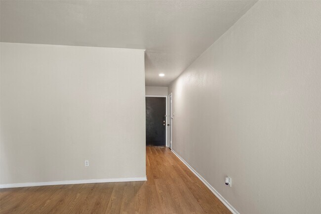 Photo - 13335 Ambrose St