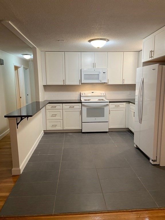 Building Photo - 42 Leverett Ave Rental