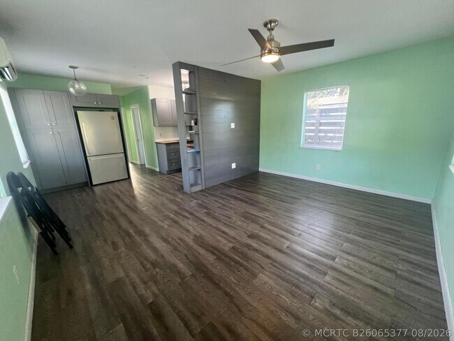 Photo - 601 N D St