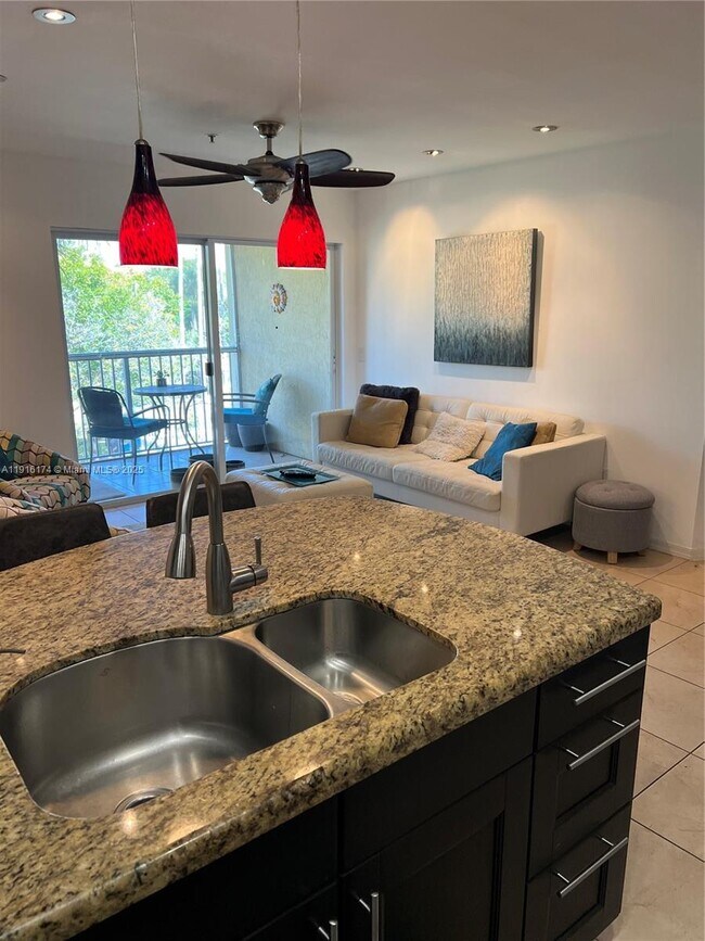 Photo - 460 S Park Rd Unit 6-303