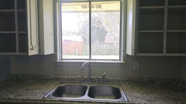 Photo - 7623 Kellwood Dr