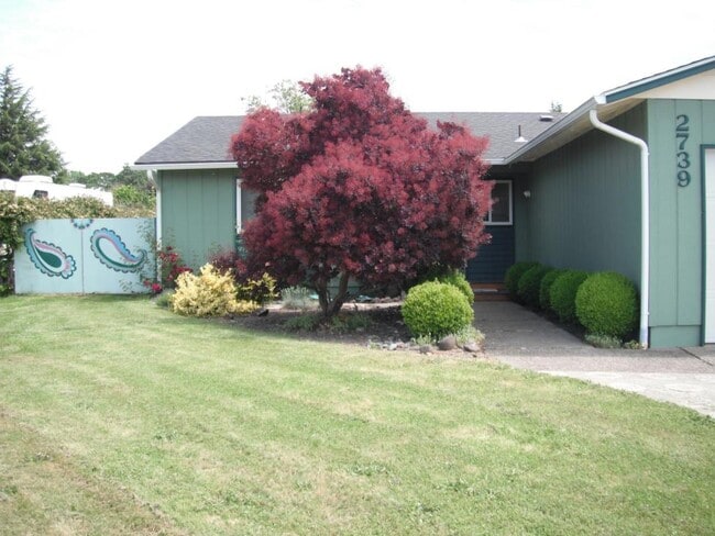 Building Photo - 2739 S 9th St Rental