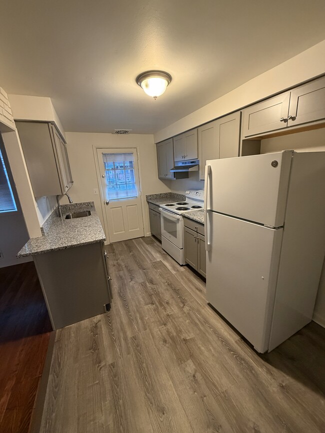 Photo - 7837 Kavanagh Rd