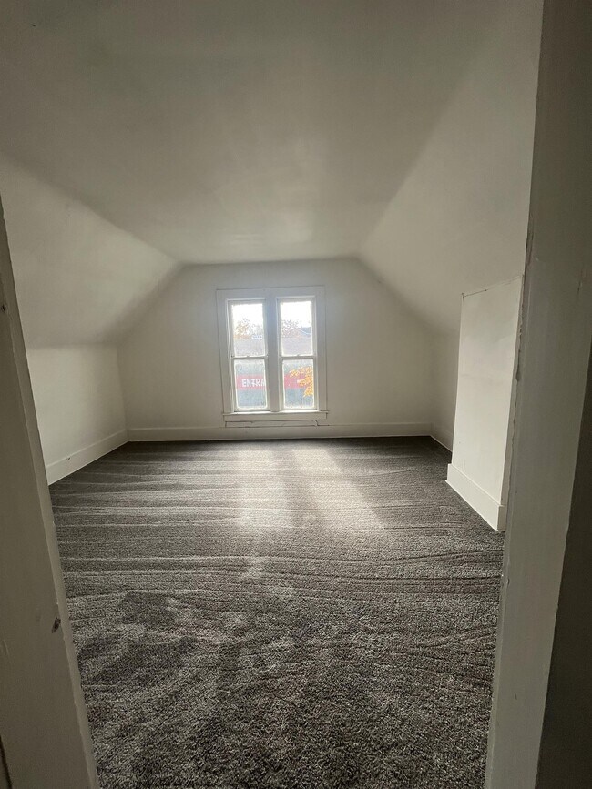 631 S 7th St Rental For Rent in Coshocton, OH