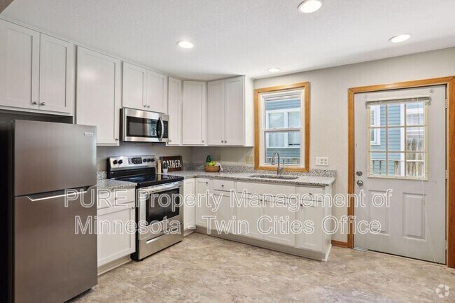 Building Photo - 550 Ashland Ave Unit Apt 3