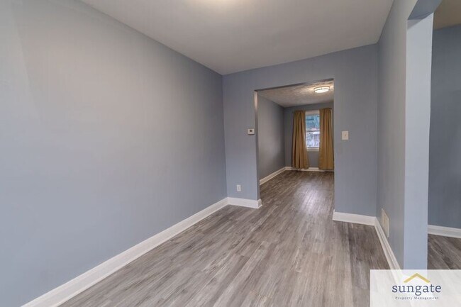1504 Elrino St