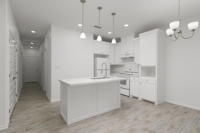 Building Photo - 2327 N Vly Cir Unit #B Rental