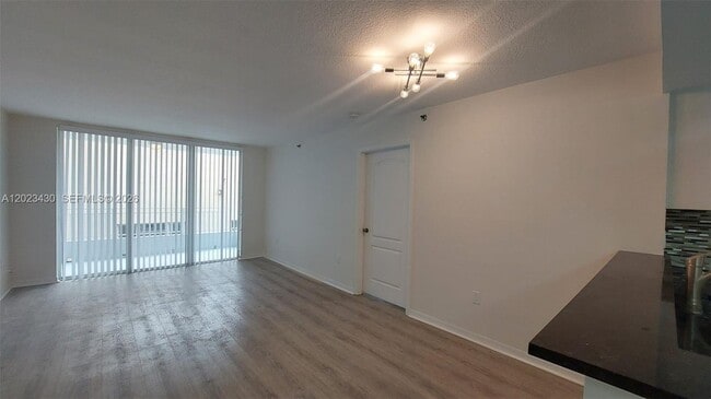 2642 Collins Ave Unit 408