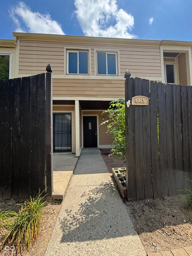 Building Photo - 665 Ironwood Dr Rental
