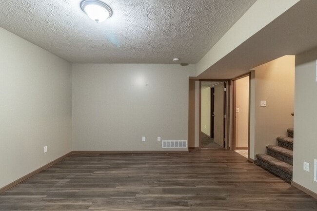Building Photo - Beautiful Newer Home In South Lincoln