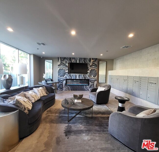 Photo - 750 S Kingsley Dr Unit 205