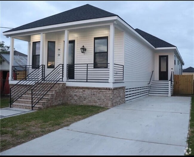 Building Photo - 4727 Allen St Rental