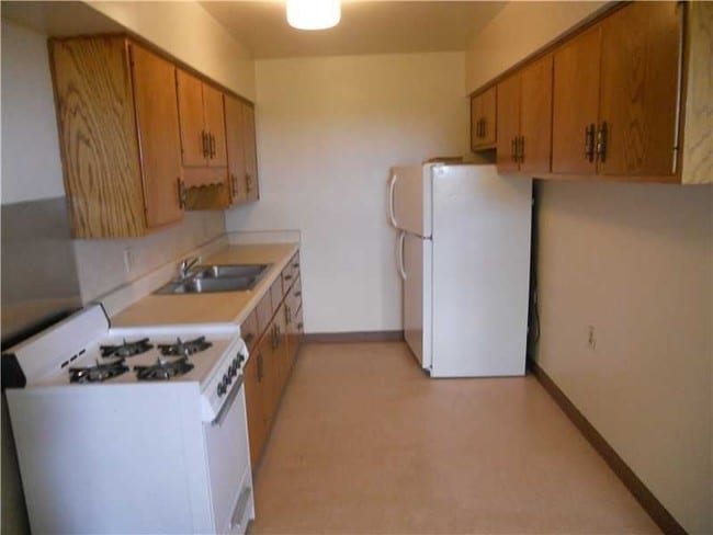 Kitchen Photo - Ridgemont Apartments