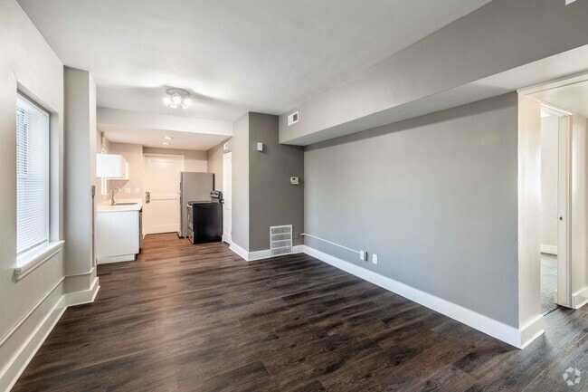 2BR, 1BA - 650SF - Dining Room