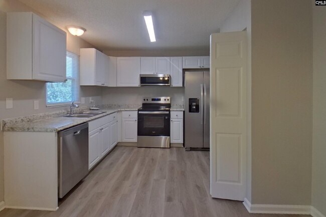 Photo - 111 Woodspur Rd
