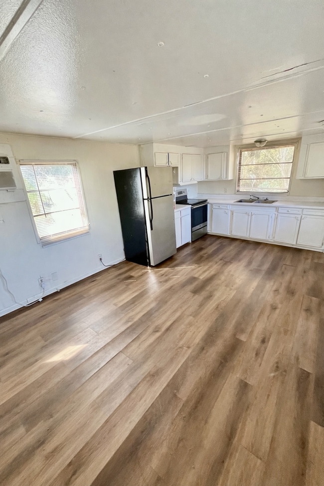 Photo - Dade City 2BR/1BA Mobile Home! Gorgeous Floors! Water Included