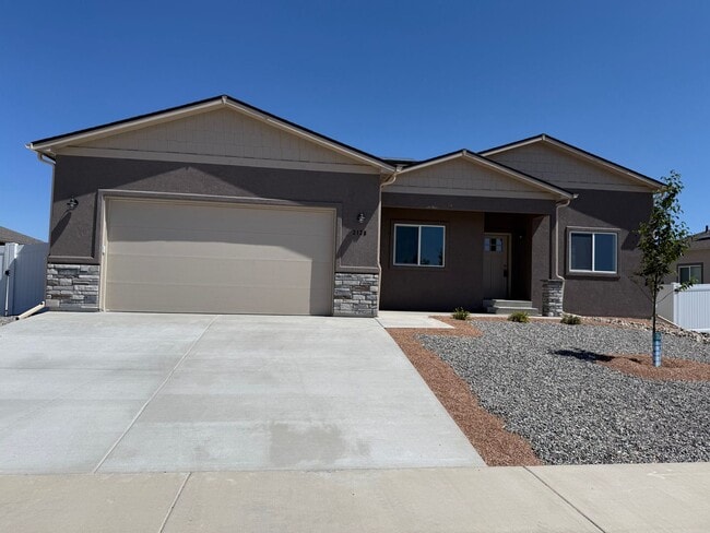 Building Photo - Available Now.  New 3 bed, 2 bath home